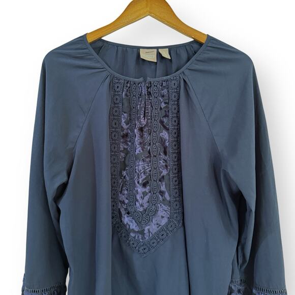 Chico's Navy Blue Velvet Eyelet Lace Detail Peasant Top Womens Size 2 Large Boho - Picture 4 of 10
